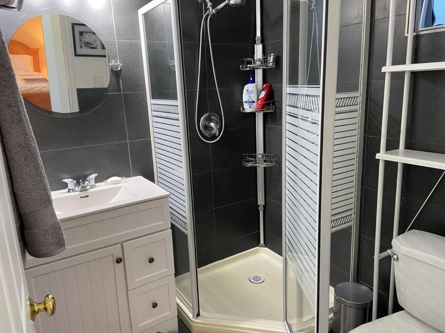 Adorable 2-Bedroom Guesthouse With Free Parking Victoria Zewnętrze zdjęcie